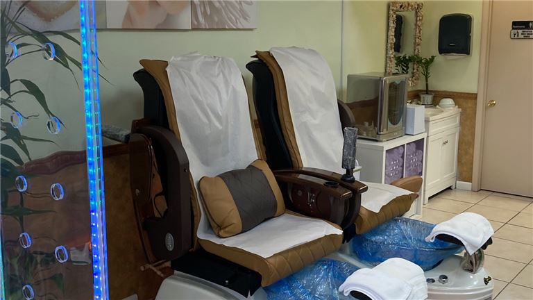 pedicure station