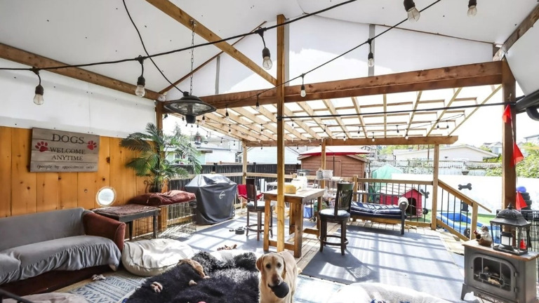 Outdoor covered deck