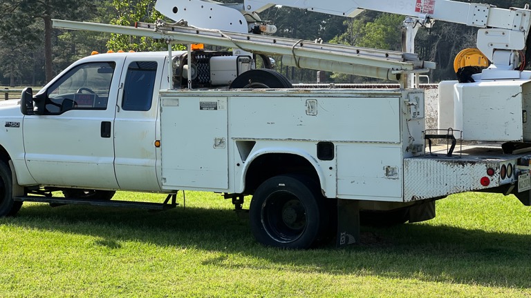 35 ft Crane Truck