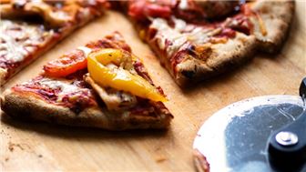 Authentic Italian Cuisine, serving Pizzas, Pastas & More