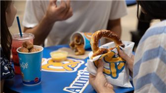 High-Traffic Auntie Anne?s Franchise for Sale ? $70K Owner Benefit!!