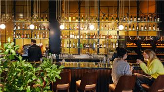 Iconic Venice Area Bar w/Built-in Entertainment– Neighborhood Favorite