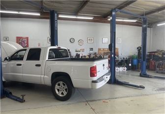 Auto Repair Est 40 Yrs Fully Equipped Low Rent!