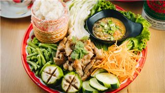 *** Uptown Low Rent Thai Restaurant ***