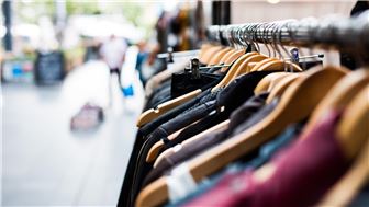 Online Clothing Brand with 2 Week Inventory Turnover Rate!