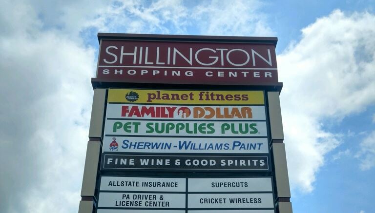 sign manufacturing shop 