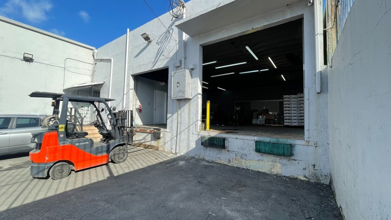 Loading area with two high dock doors