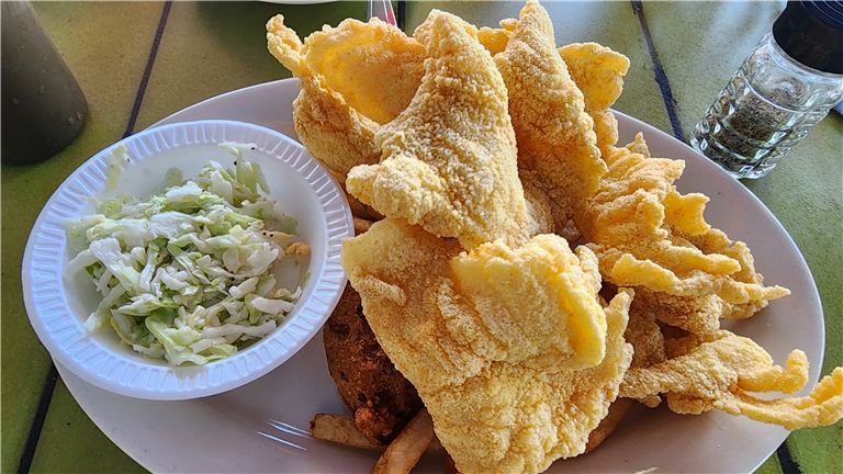 Award-winning boiled crawfish, Po-boys and seafood.