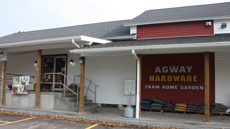 Front Entrance of Clinton Agway