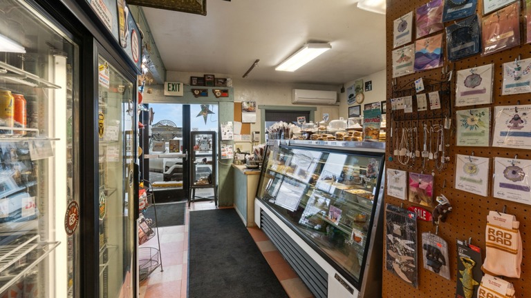Deli & Retail