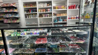 Smoke Shop and market for sale