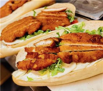 Busy Deli! Hot Spot!