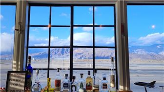 47 lic restaurant & bar-Desert location on the Runway! Great rent