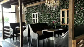 Beautiful Wine Bar - Restaurant