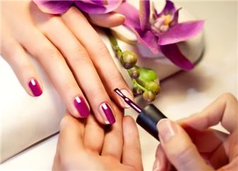 High-End Nail Salon in Busy Chandler Shopping Center