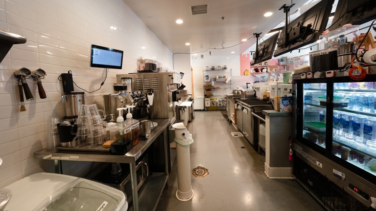 Open Kitchen for Ice Cream & Drink
