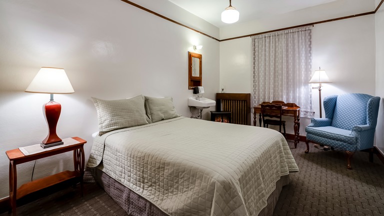Room 8