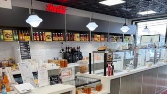 Gourmet Eatery in Affluent Area