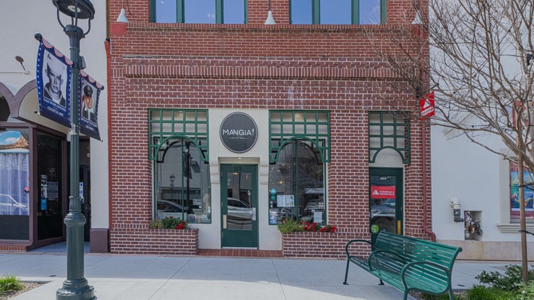 Turnkey Restaurant in Downtown Salinas!