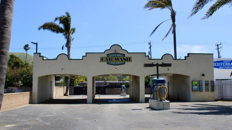 1112 E Ocean Ave