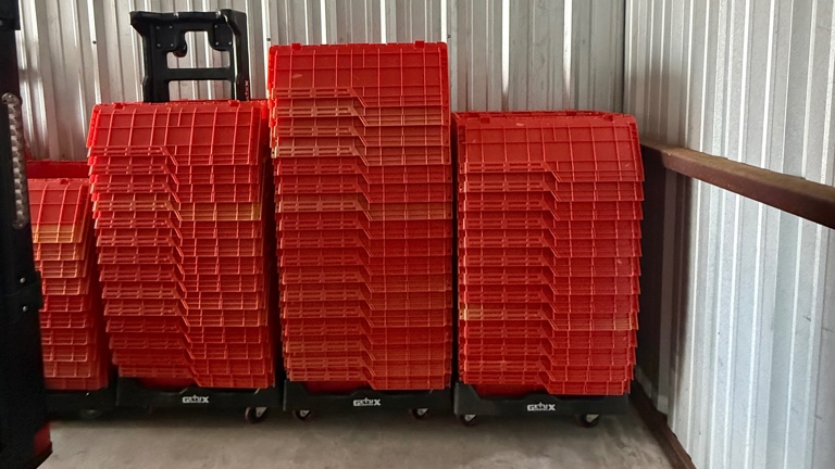 These are what the crates look like. Nothing much to it just simple crates
