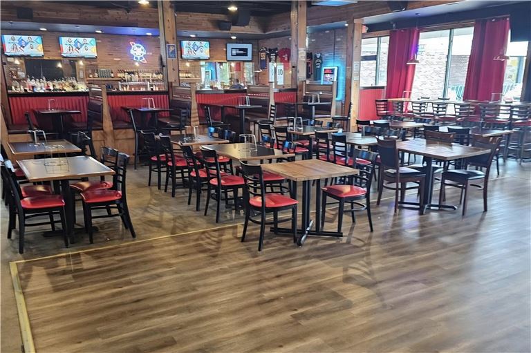 Pizza &amp;amp; Bar