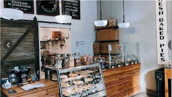 REDUCED & BRING ALL OFFERS!!  Delicious Pie $hop for sale, N Atlanta!!