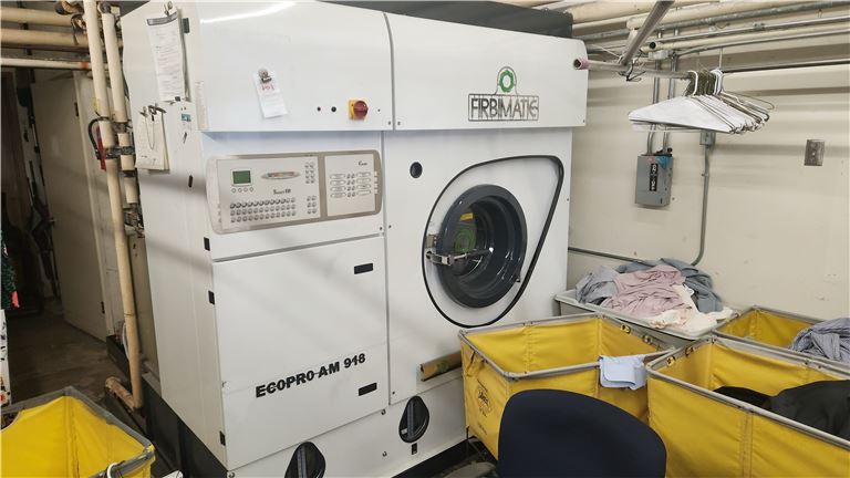 dry cleaning machine