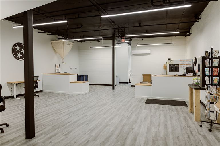 Spacious Interior w/ Flexible Layout for Retail & Shipping