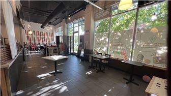 Cafe retail space in Broadway