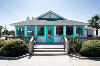 Salt Island Fish and Beer, A Tybee Icon