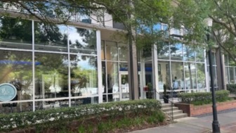 High-End Hair Salon  – Prime Location, Established Clientele