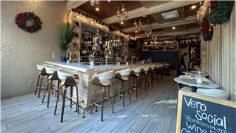 Wine Bar/ Restaurant in Prime Location