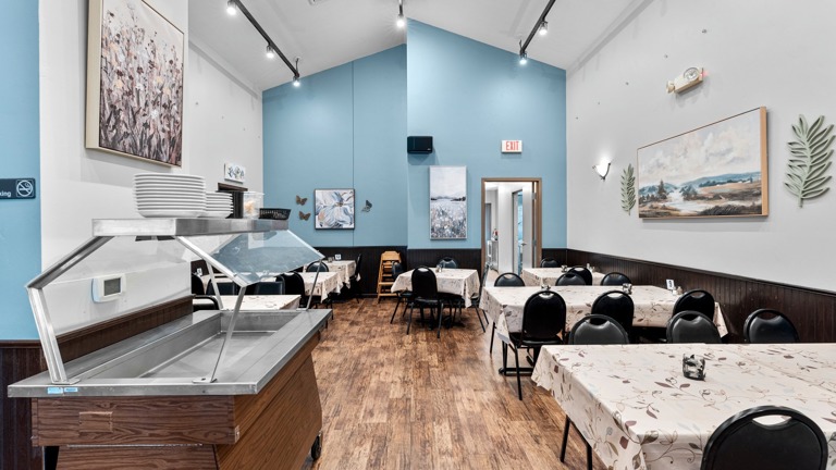 Back dining area for larger groups Back dining area for larger groups