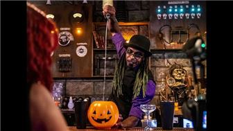 50% Partnership Themed Florida Bar & Restaurant - Gross Over $2MM