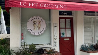 Thriving dog grooming business in La Canada Flintridge, CA for sale.