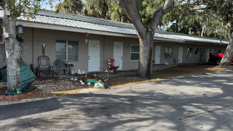 9 unit Motel