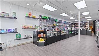 CASH FLOWING Smoke Shop in Bustling Bergen County