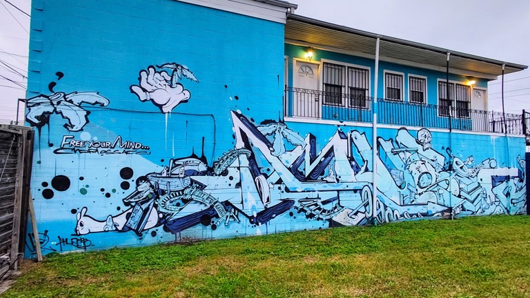 Side of building/ apartments Side of building/ apartments