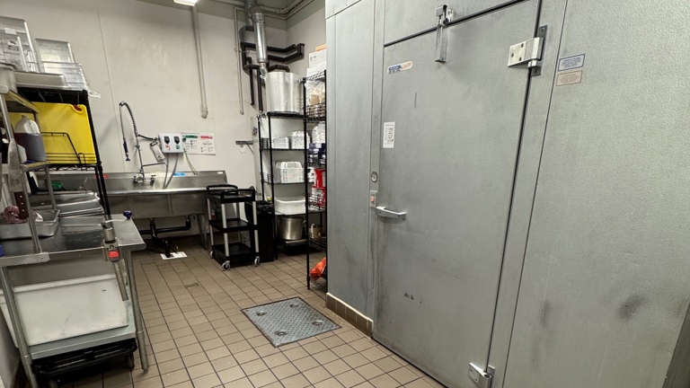 Walkin In Refrigerator