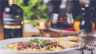 Authentic Italian Food and Wine Experience