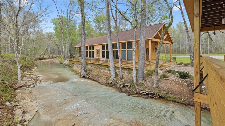 Event Venue on Creek
