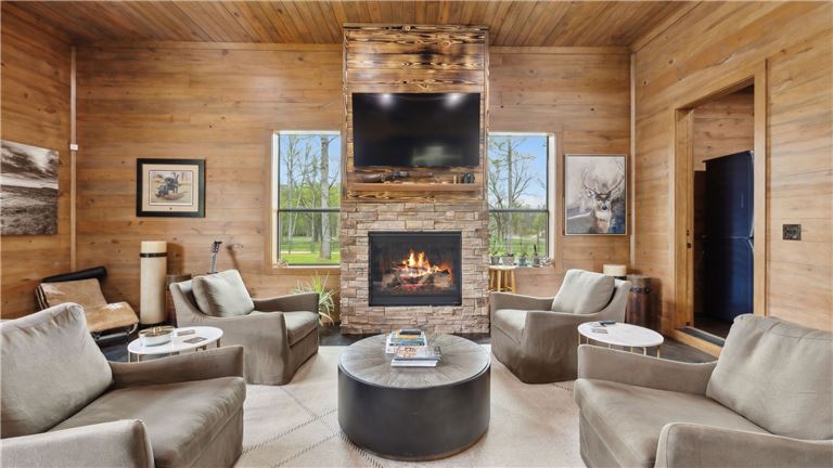 Lounging area Main Lodge