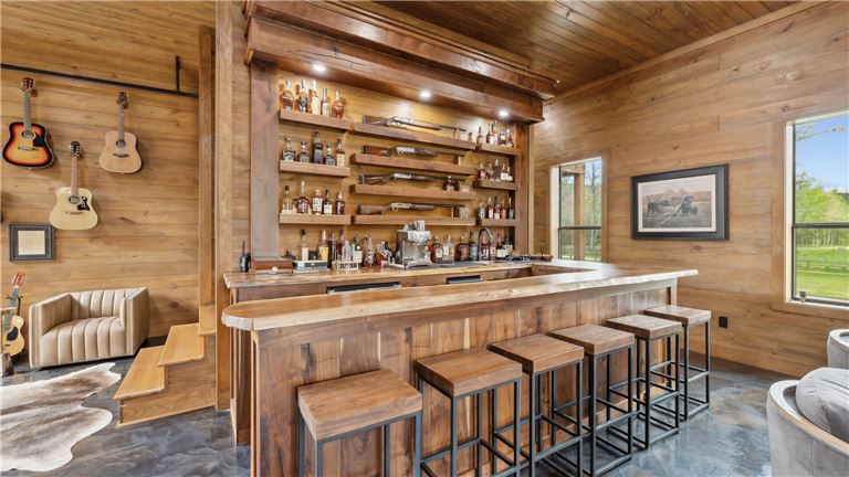 Bar area Main Lodge