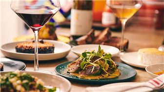 Trendy City Restaurant Bar for Sale ? Fully Equipped! Ready to Go!
