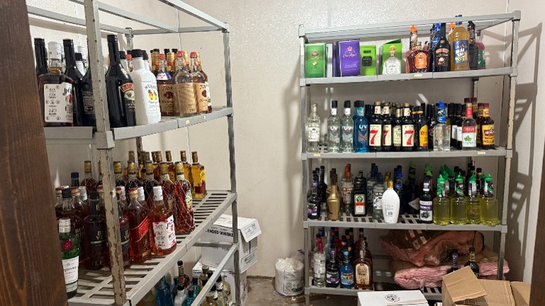 Commercial Building storage for Restaurant