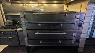 Pizza shop for sale