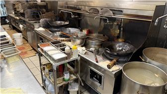 Chinese dim sum with won ton noodle station at mall