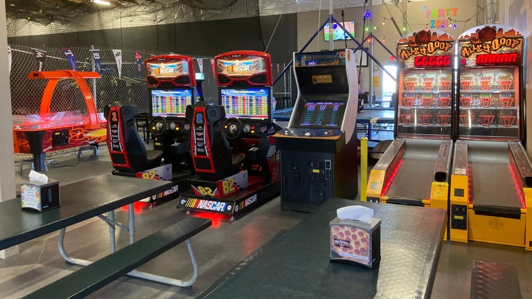 NASCAR x 2, Sponge Bob Driving Game, Alley Oop Skee Ball x 2