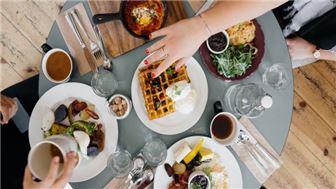Breakfast/Lunch Cafe', Known for Baked Goods